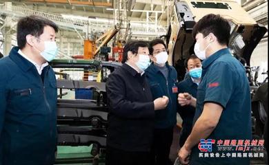 譚旭光深入山東濟(jì)寧地區(qū)企業(yè)開展市場調(diào)研，助推山推高質(zhì)量發(fā)展